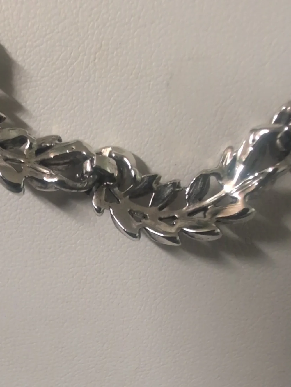 VTG  Coro Diamond Cut Leaf Print Silver Tone Necklace